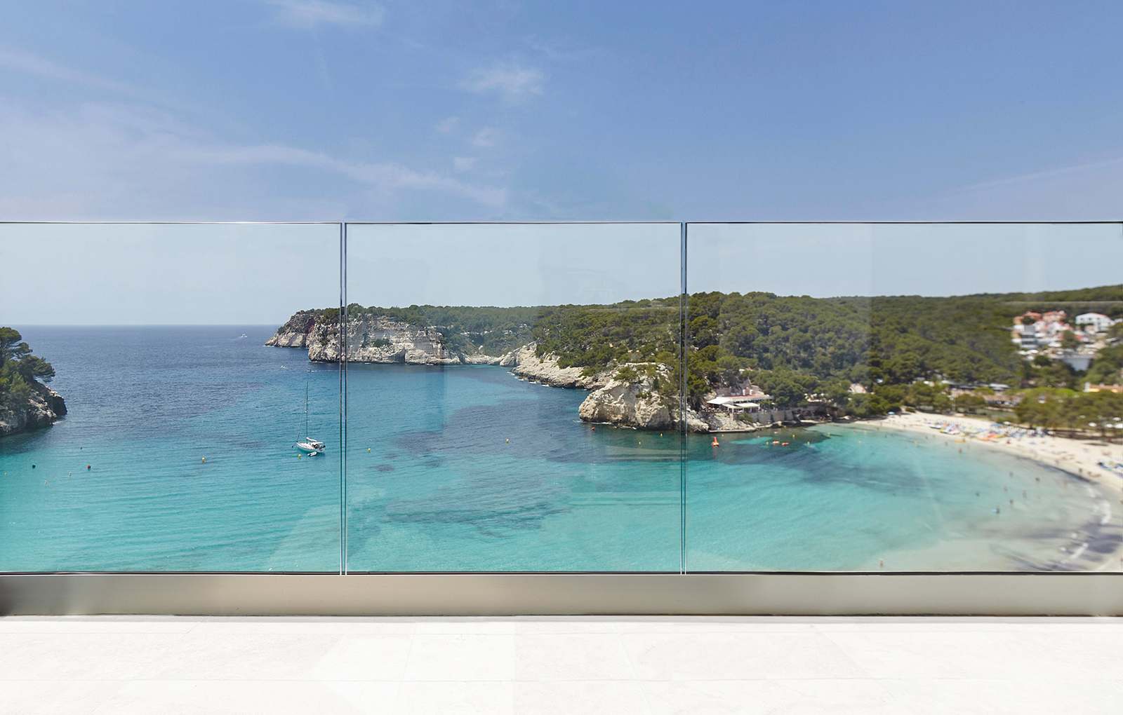 Parapetti - finestre in alluminio e PVC Cortizo