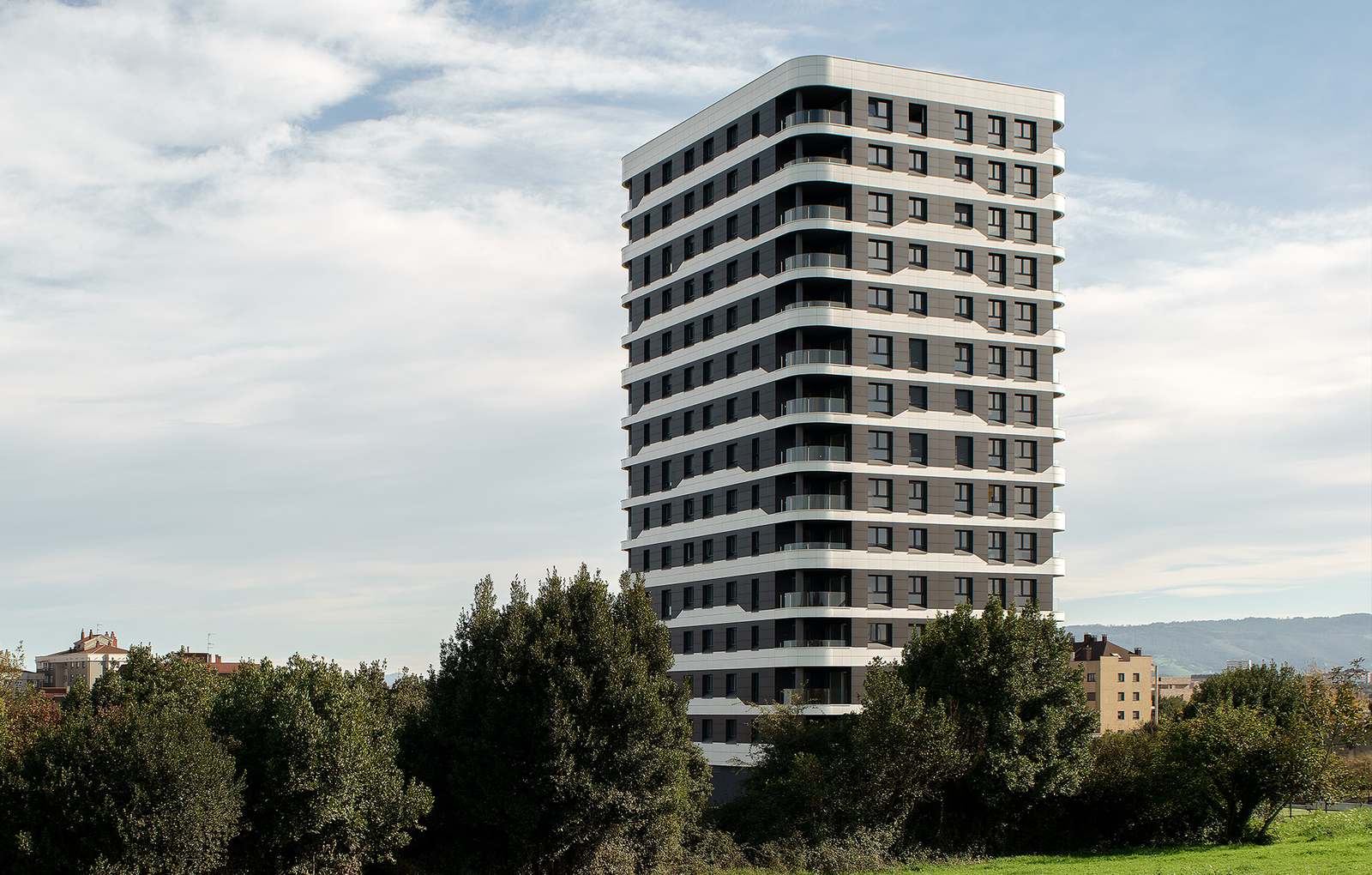 Resistenza al vento - finestre in alluminio e PVC Cortizo