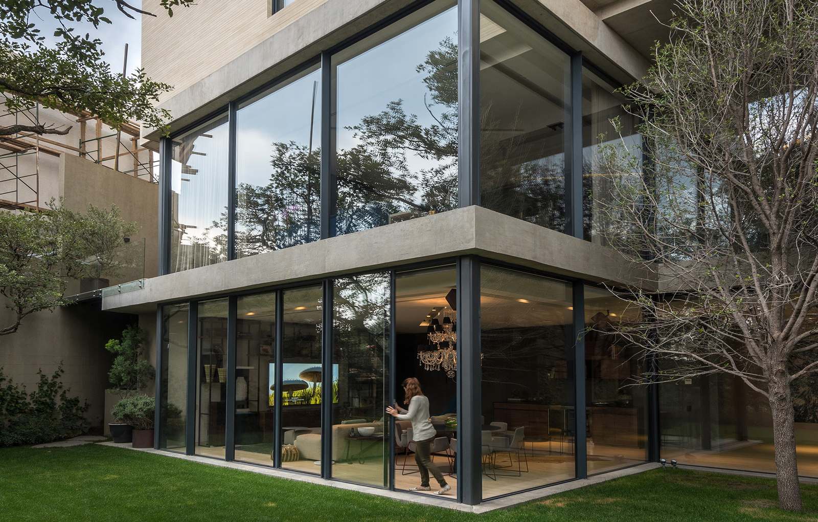 Durabilità, stile e tranquillità - finestre in alluminio e PVC Cortizo