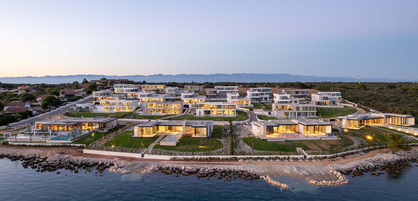 Lioqa Resort - finestre in alluminio e PVC Cortizo