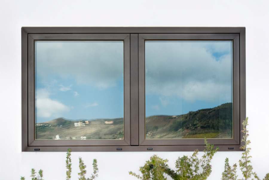 COR 2300 - finestre in alluminio e PVC Cortizo