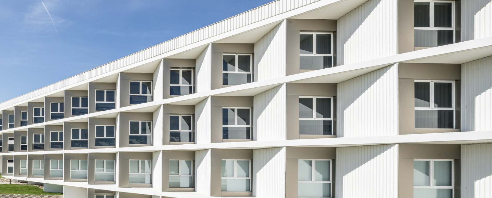 COR 3000 in facciata - finestre in alluminio e PVC Cortizo