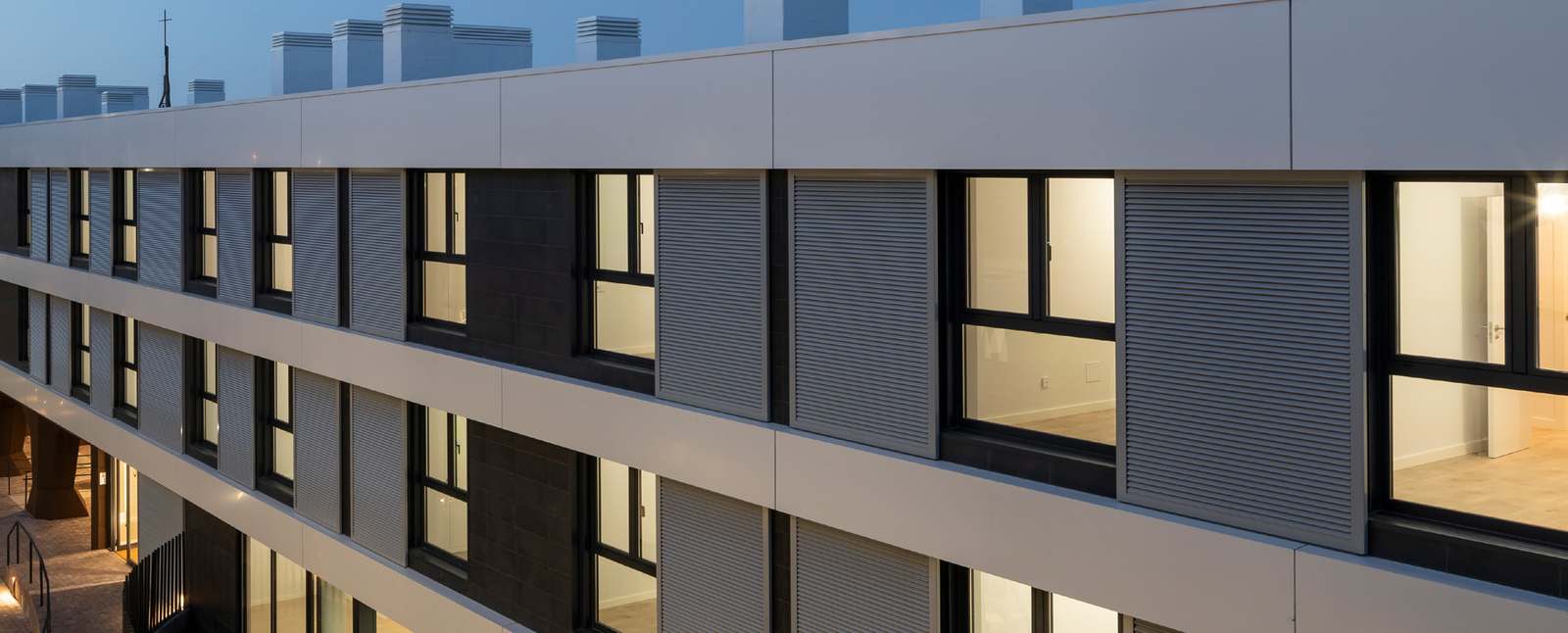 COR 60 in facciata - finestre in alluminio e PVC Cortizo