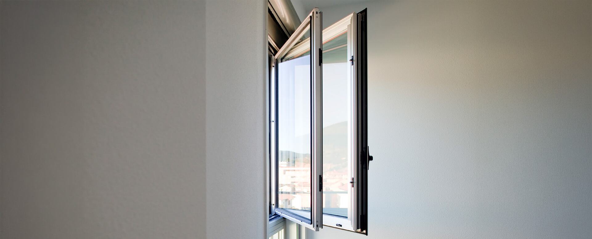 COR Urban C16 installato in interno - finestre in alluminio e PVC Cortizo