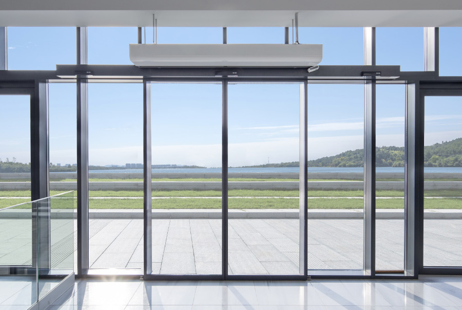 Porta Scorrevole Automatica - finestre in alluminio e PVC Cortizo
