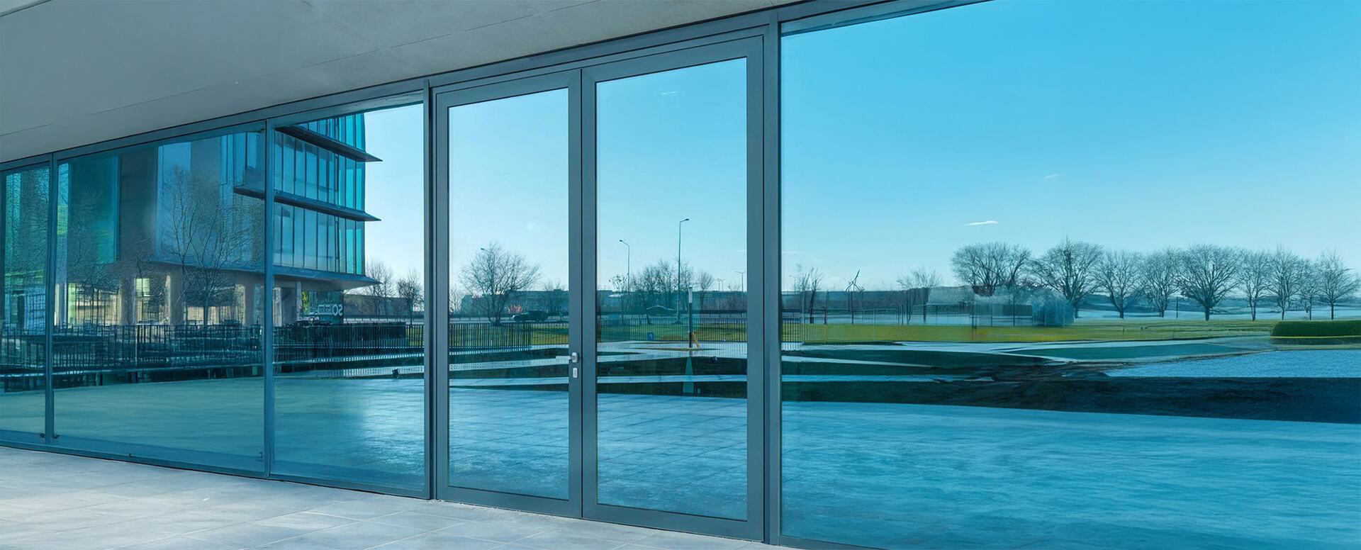 Porta Millennium Plus 70 - finestre in alluminio e PVC Cortizo