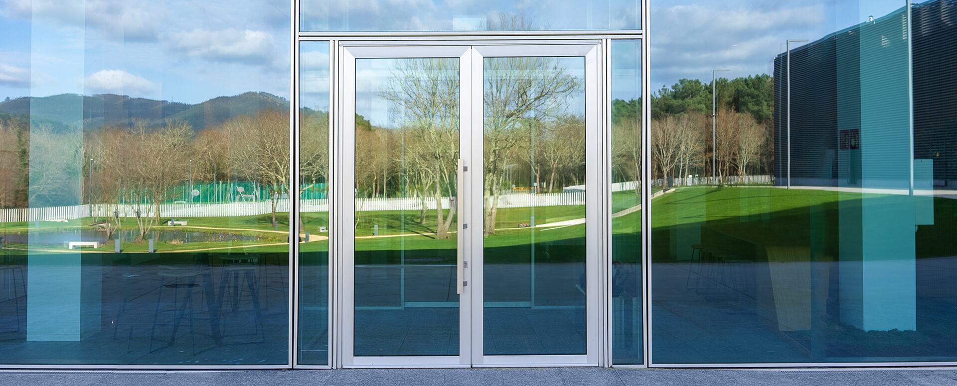Porta Millennium Plus 80 - finestre in alluminio e PVC Cortizo