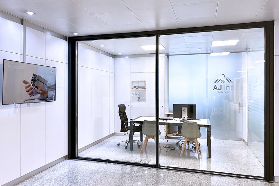 Showroom AJ Line - finestre in alluminio e PVC Cortizo
