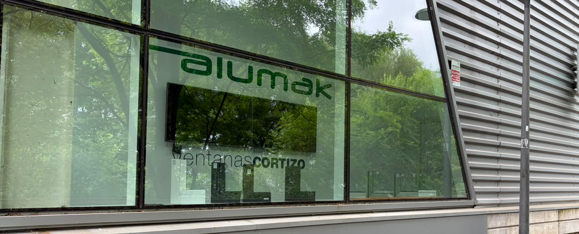 Esposizione Finestre Cortizo presso Alumak - finestre in alluminio e PVC Cortizo