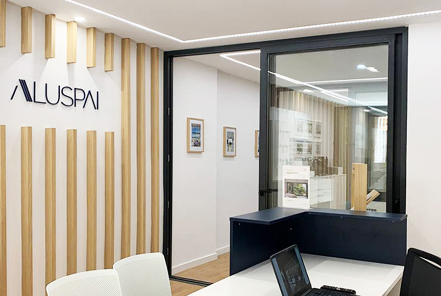 Showroom Aluspai - finestre in alluminio e PVC Cortizo