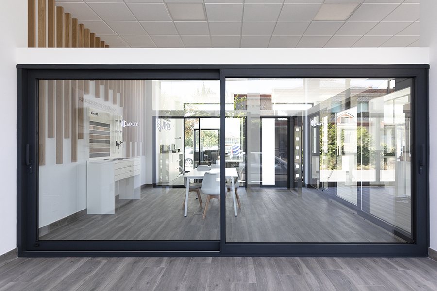 Showroom Ventanas Calplas - finestre in alluminio e PVC Cortizo