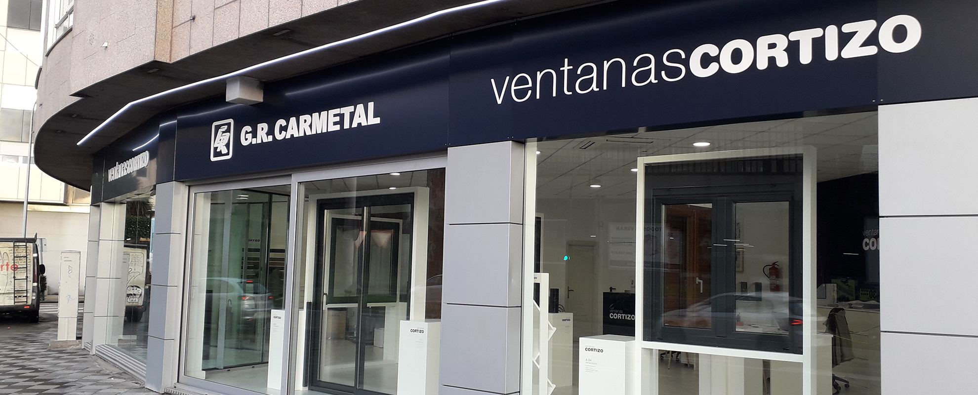 Esposizione Finestre Cortizo presso Carmetal - finestre in alluminio e PVC Cortizo