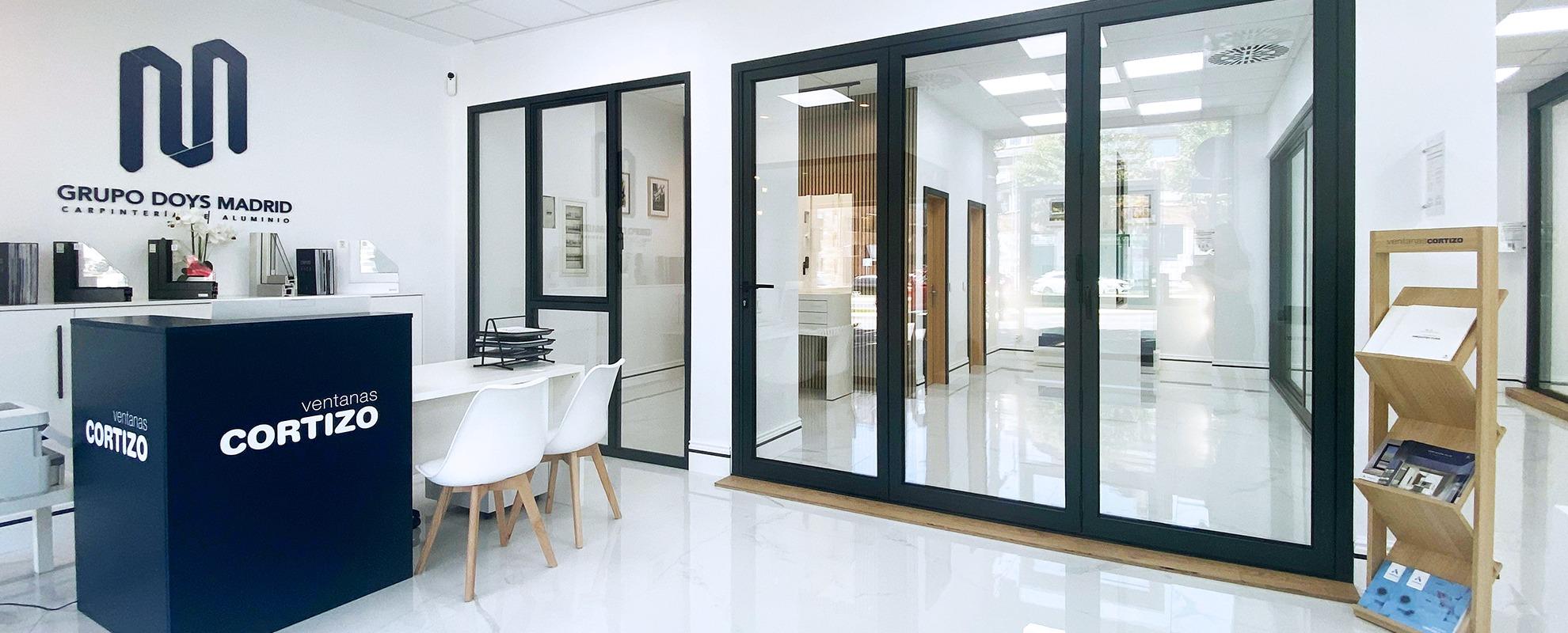 Esposizione Finestre Cortizo presso Grupo Doys - finestre in alluminio e PVC Cortizo