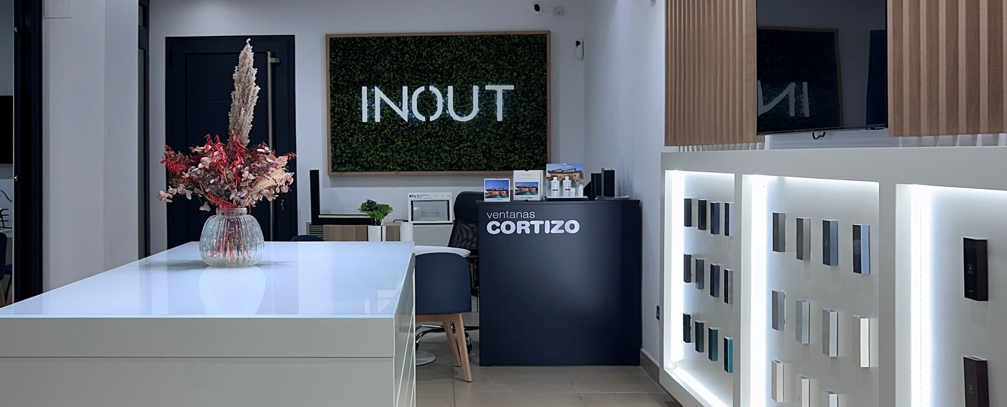 Exposición Finestre Cortizo en Inout - finestre in alluminio e PVC Cortizo
