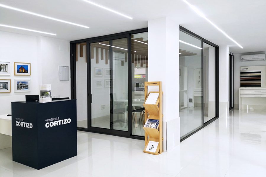 Showroom Klipervip Sevilla - finestre in alluminio e PVC Cortizo