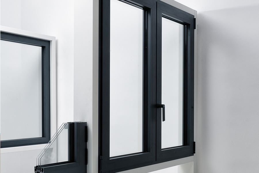 Showroom Persitot - finestre in alluminio e PVC Cortizo