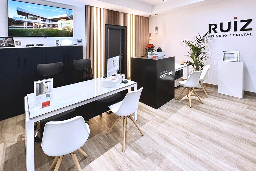 Showroom Aluminios Ruiz - finestre in alluminio e PVC Cortizo