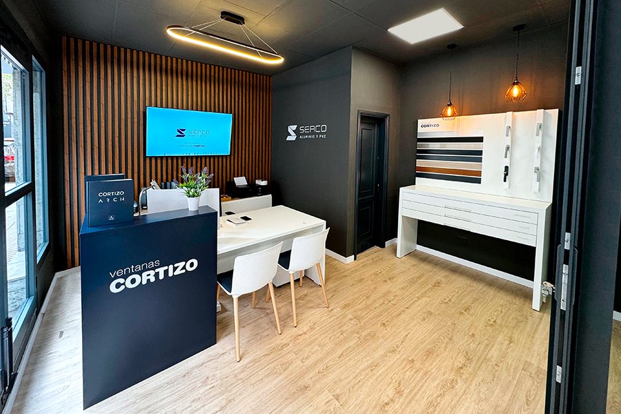 Showroom Serco - finestre in alluminio e PVC Cortizo