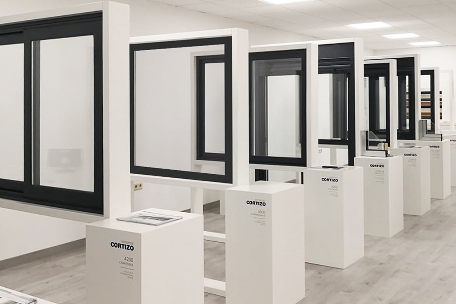 Showroom Carpintería S&I - finestre in alluminio e PVC Cortizo