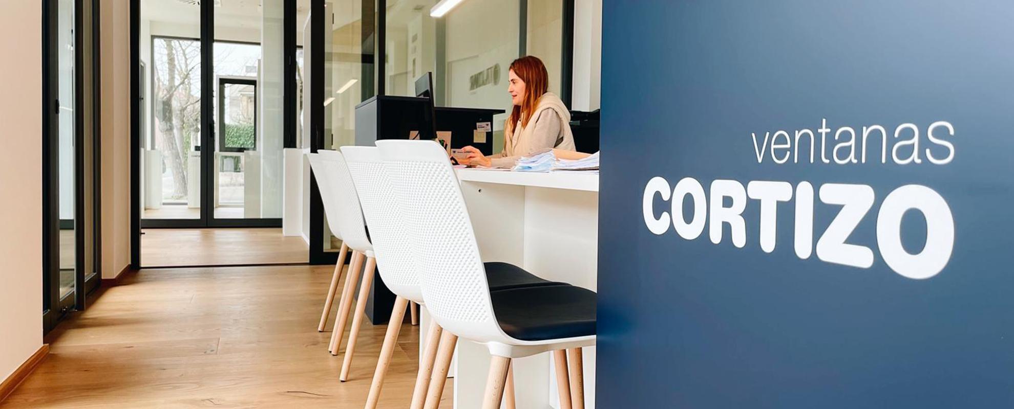 Esposizione Finestre Cortizo presso Aluminios Tajonar - finestre in alluminio e PVC Cortizo