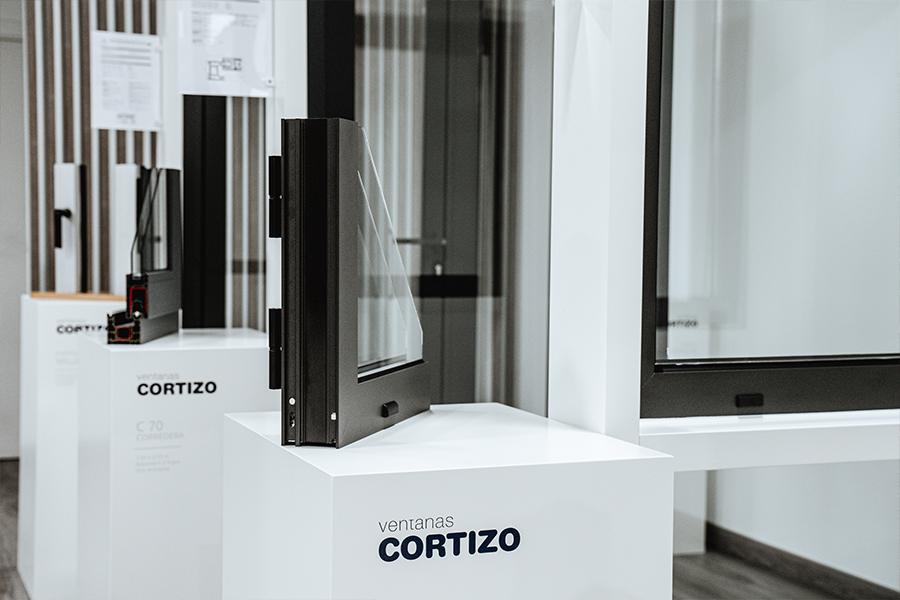 Tecnycom Boadilla - imagen 1 - finestre in alluminio e PVC Cortizo