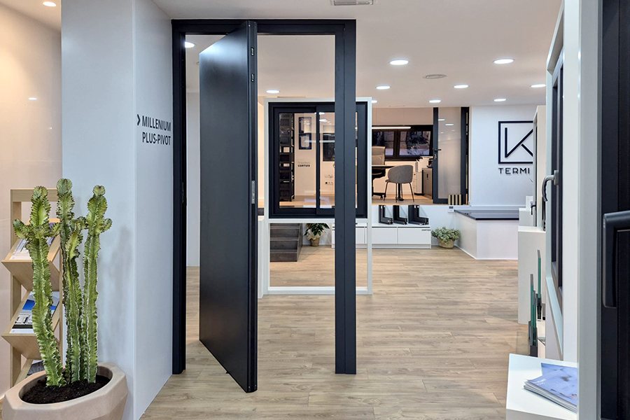 Termi K - imagen 1 - finestre in alluminio e PVC Cortizo