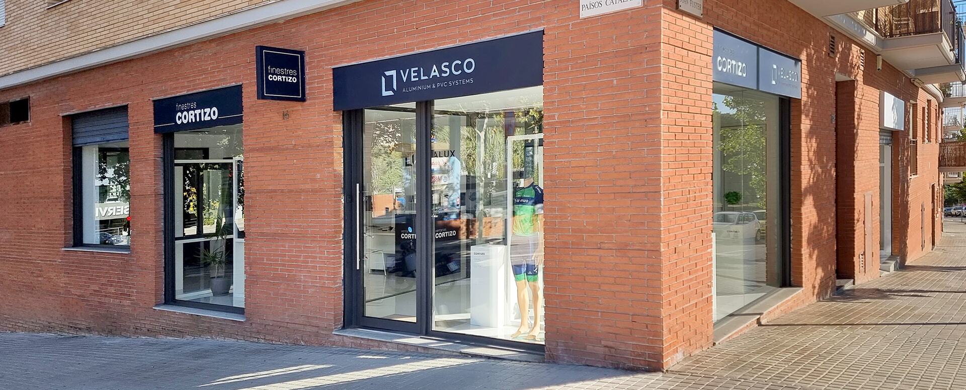 Exposición Finestre Cortizo en Aluminios Velasco - finestre in alluminio e PVC Cortizo